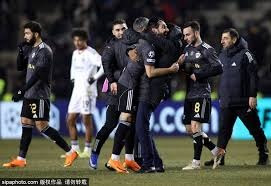 字母哥复出半场砍两双，雄鹿12记三分，半场1分领先